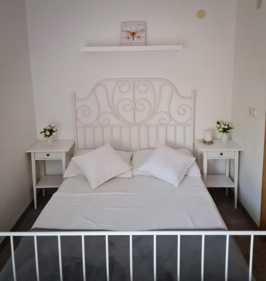 Villa Mena Vir Bagian luar foto